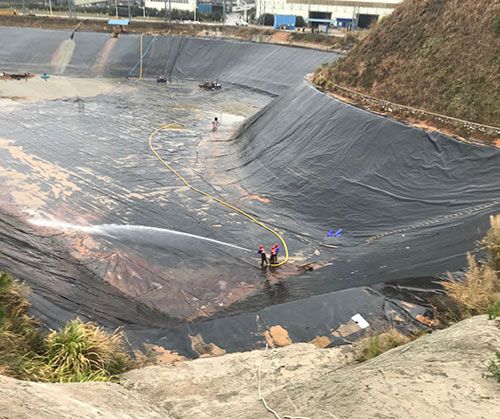 泌阳废水池清理