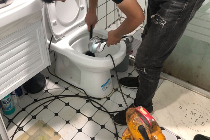 泌阳马桶堵塞自己疏通还是找师傅？专业上门服务让你省时更省心